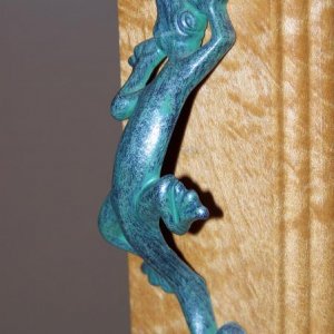 Rainforest lizard door handle