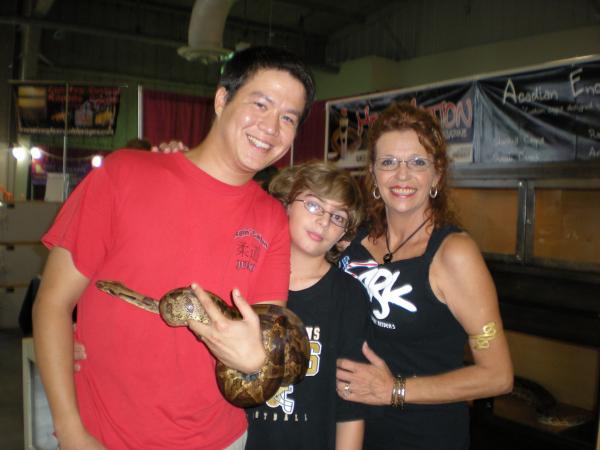Joy, of Bayou Boas. Very nice lady, with very nice stock. Lots of pretty Red-Tails. If I ever was shopping for a boa, I'd speak to them.