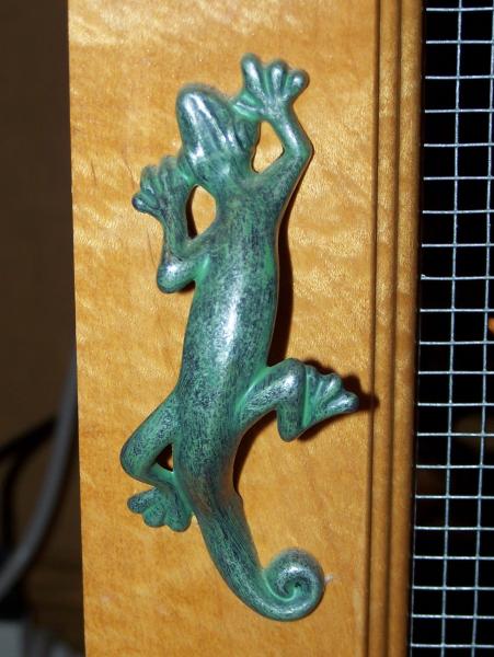 Rainforest lizard door handle