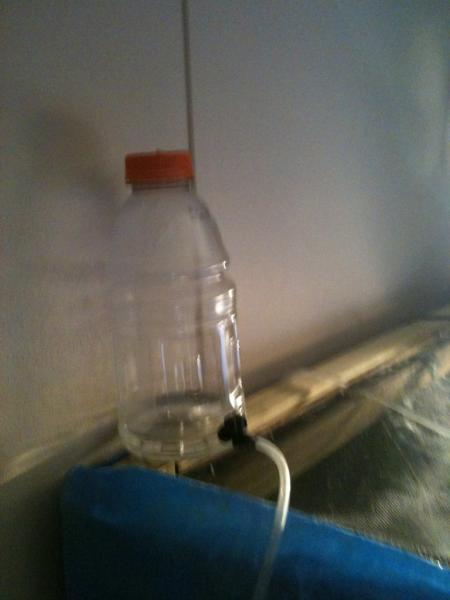 This is my own version of the Small Dripper its a Gaderaid bottle with a valve and a hole drilled near the bottome and one in the lid...