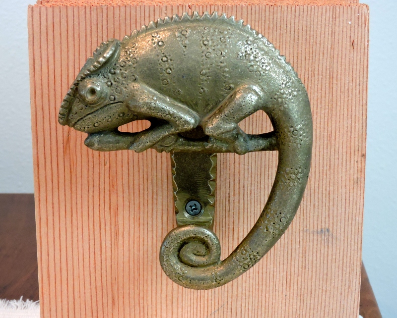 knock1.jpg
