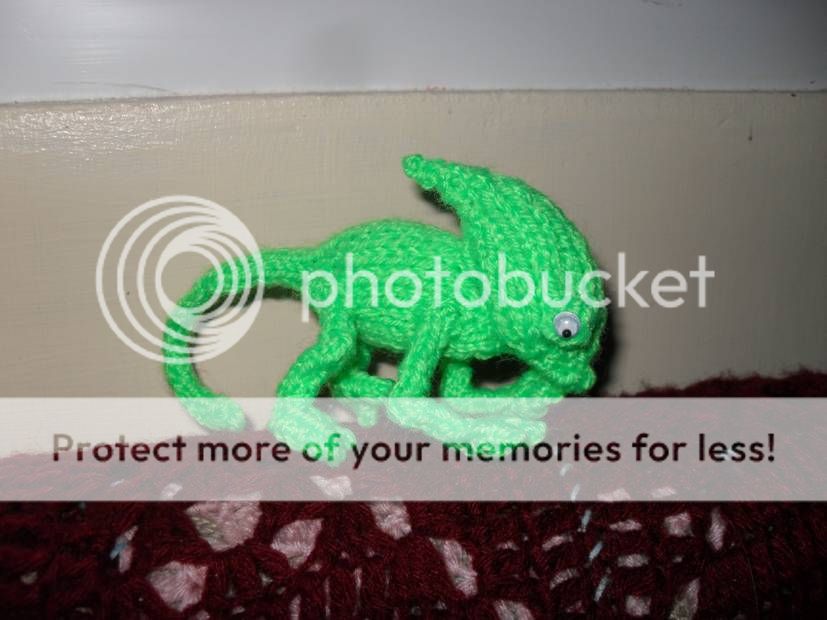 KnittedVeiledstanding.jpg